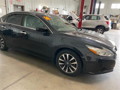 2016 Nissan Altima 2.5 SV - Photo 6 - Saint Louis, MI 48880-9800