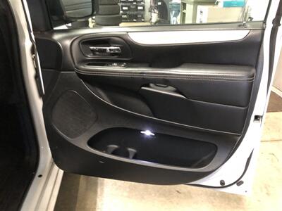 2015 Dodge Grand Caravan Blacktop   - Photo 23 - Saint Louis, MI 48880-9800