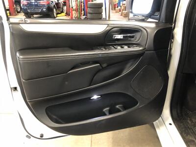 2015 Dodge Grand Caravan Blacktop   - Photo 22 - Saint Louis, MI 48880-9800