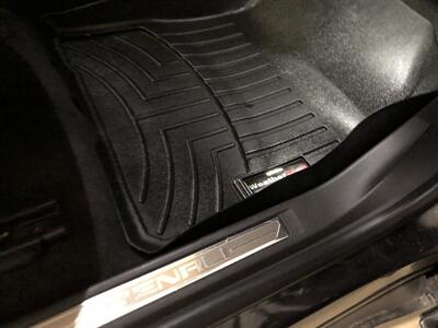 2017 GMC Acadia Denali   - Photo 29 - Saint Louis, MI 48880-9800