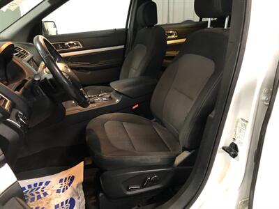 2017 Ford Explorer XLT   - Photo 16 - Saint Louis, MI 48880-9800