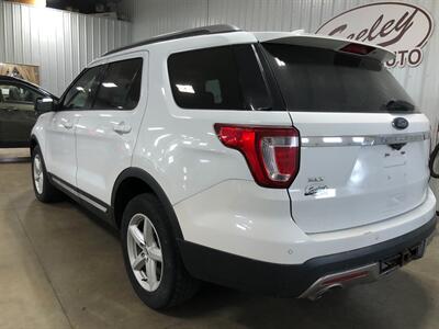 2017 Ford Explorer XLT   - Photo 3 - Saint Louis, MI 48880-9800