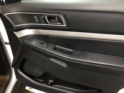 2017 Ford Explorer XLT   - Photo 23 - Saint Louis, MI 48880-9800