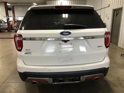 2017 Ford Explorer XLT   - Photo 7 - Saint Louis, MI 48880-9800