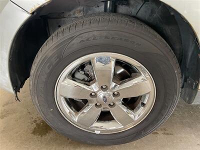 2009 Ford Escape Limited   - Photo 22 - Saint Louis, MI 48880-9800
