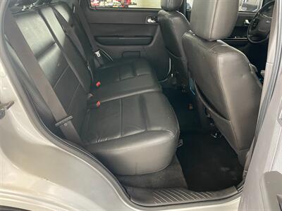 2009 Ford Escape Limited   - Photo 18 - Saint Louis, MI 48880-9800