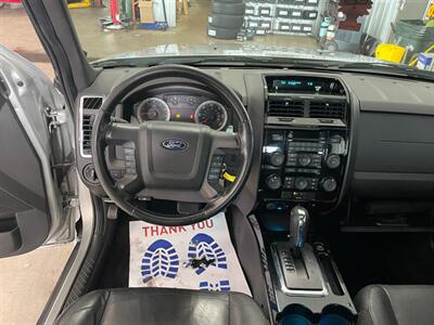 2009 Ford Escape Limited   - Photo 8 - Saint Louis, MI 48880-9800