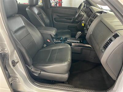 2009 Ford Escape Limited   - Photo 17 - Saint Louis, MI 48880-9800