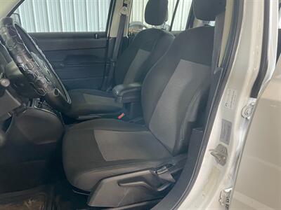 2017 Jeep Patriot Sport   - Photo 16 - Saint Louis, MI 48880-9800