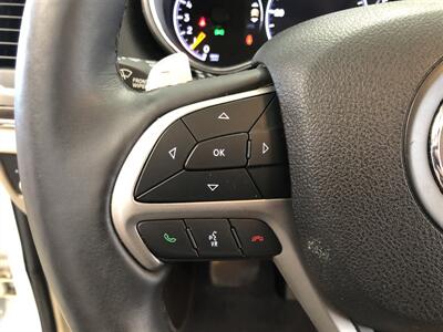 2017 Jeep Grand Cherokee Limited   - Photo 11 - Saint Louis, MI 48880-9800