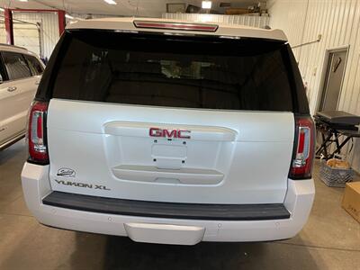 2015 GMC Yukon XL SLT - Photo 7 - Saint Louis, MI 48880-9800