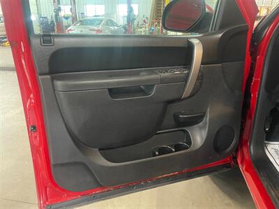 2013 GMC Sierra 1500 SLE   - Photo 18 - Saint Louis, MI 48880-9800