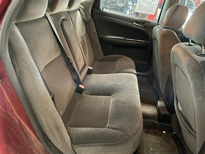 2009 Chevrolet Impala LT   - Photo 15 - Saint Louis, MI 48880-9800