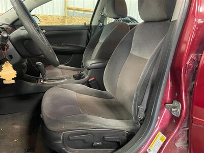 2009 Chevrolet Impala LT   - Photo 12 - Saint Louis, MI 48880-9800
