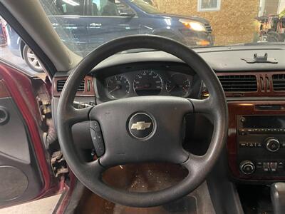 2009 Chevrolet Impala LT   - Photo 8 - Saint Louis, MI 48880-9800