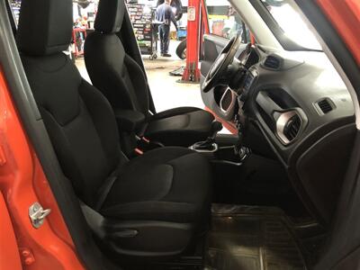 2019 Jeep Renegade Sport   - Photo 18 - Saint Louis, MI 48880-9800