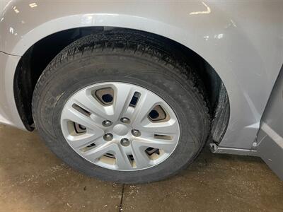 2015 Dodge Grand Caravan American Value Package   - Photo 21 - Saint Louis, MI 48880-9800