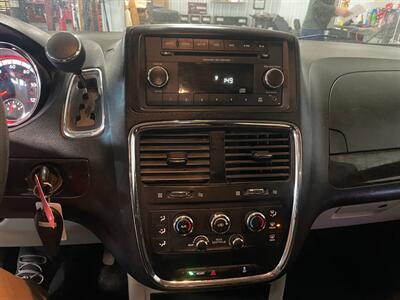 2015 Dodge Grand Caravan American Value Package   - Photo 8 - Saint Louis, MI 48880-9800