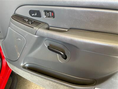 2005 GMC Sierra 1500 SLE   - Photo 26 - Saint Louis, MI 48880-9800