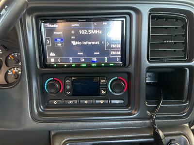 2005 GMC Sierra 1500 SLE   - Photo 11 - Saint Louis, MI 48880-9800