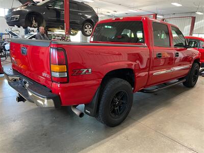 2005 GMC Sierra 1500 SLE   - Photo 6 - Saint Louis, MI 48880-9800