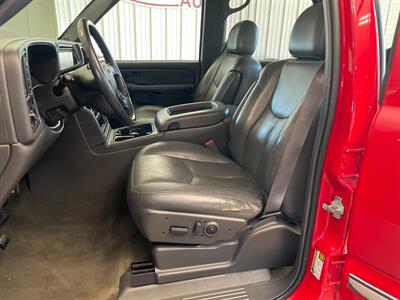 2005 GMC Sierra 1500 SLE   - Photo 14 - Saint Louis, MI 48880-9800