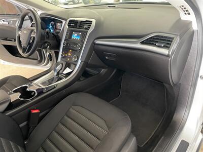 2014 Ford Fusion SE - Photo 21 - Saint Louis, MI 48880-9800