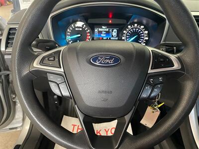 2014 Ford Fusion SE - Photo 9 - Saint Louis, MI 48880-9800