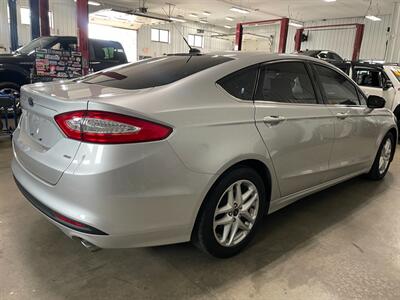 2014 Ford Fusion SE - Photo 6 - Saint Louis, MI 48880-9800