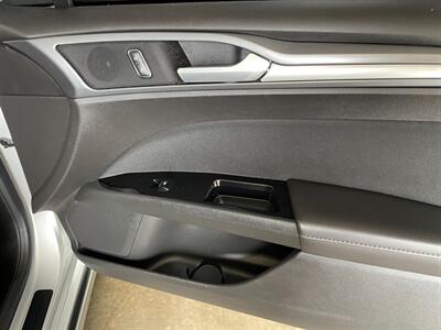 2014 Ford Fusion SE - Photo 22 - Saint Louis, MI 48880-9800