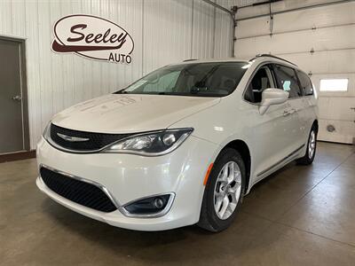 2017 Chrysler Pacifica Touring Plus - Photo 2 - Saint Louis, MI 48880-9800
