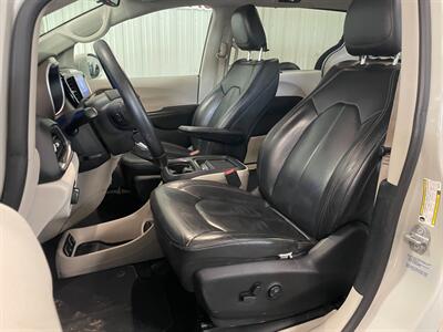 2017 Chrysler Pacifica Touring Plus - Photo 15 - Saint Louis, MI 48880-9800