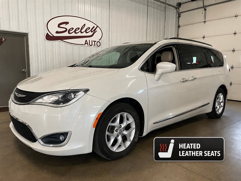 2017 Chrysler Pacifica Touring Plus  