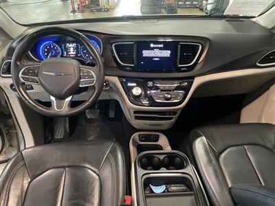 2017 Chrysler Pacifica Touring Plus - Photo 8 - Saint Louis, MI 48880-9800