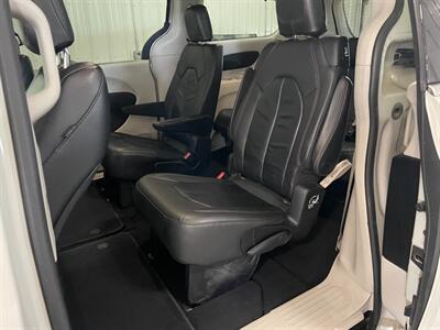 2017 Chrysler Pacifica Touring Plus - Photo 16 - Saint Louis, MI 48880-9800
