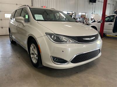 2017 Chrysler Pacifica Touring Plus - Photo 4 - Saint Louis, MI 48880-9800