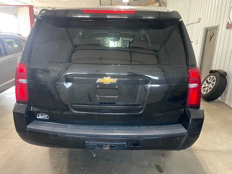 2015 Chevrolet Suburban LTZ - Photo 31 - Saint Louis, MI 48880-9800