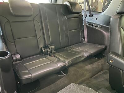 2015 Chevrolet Suburban LTZ - Photo 21 - Saint Louis, MI 48880-9800