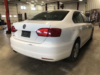 2013 Volkswagen Jetta S   - Photo 6 - Saint Louis, MI 48880-9800