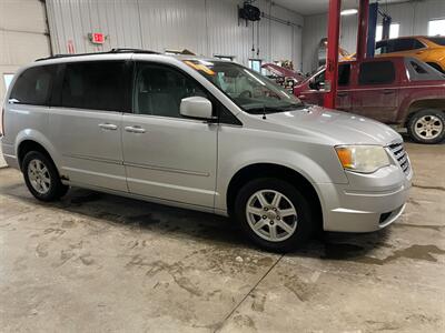 2010 Chrysler Town and Country Touring Plus   - Photo 5 - Saint Louis, MI 48880-9800
