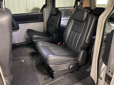 2010 Chrysler Town and Country Touring Plus   - Photo 16 - Saint Louis, MI 48880-9800