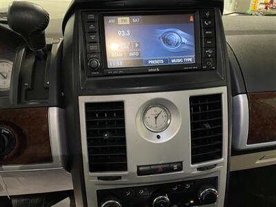 2010 Chrysler Town and Country Touring Plus   - Photo 12 - Saint Louis, MI 48880-9800