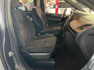 2018 Dodge Grand Caravan SE - Photo 16 - Saint Louis, MI 48880-9800