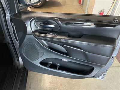 2018 Dodge Grand Caravan SE - Photo 18 - Saint Louis, MI 48880-9800