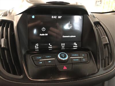2019 Ford Escape SE   - Photo 12 - Saint Louis, MI 48880-9800