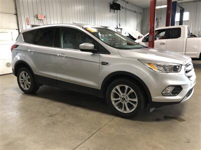 2019 Ford Escape SE   - Photo 5 - Saint Louis, MI 48880-9800