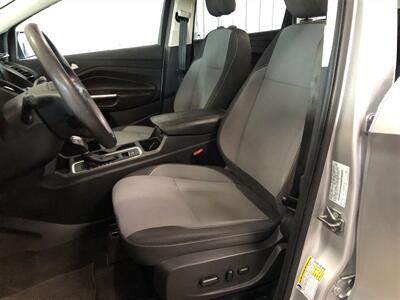 2019 Ford Escape SE   - Photo 16 - Saint Louis, MI 48880-9800