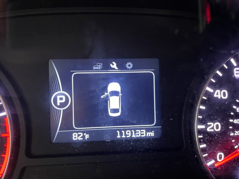 2016 Kia Optima LX - Photo 10 - Saint Louis, MI 48880-9800