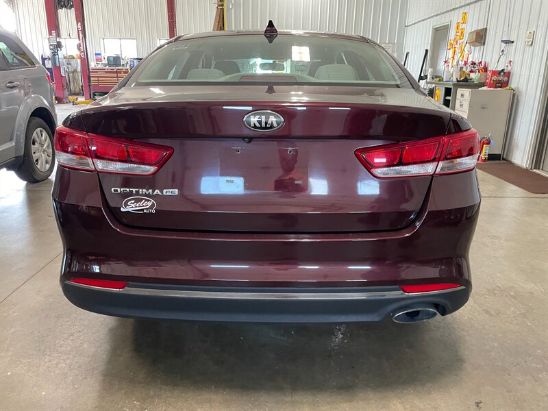 2016 Kia Optima LX - Photo 7 - Saint Louis, MI 48880-9800