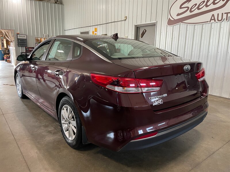 2016 Kia Optima LX - Photo 3 - Saint Louis, MI 48880-9800